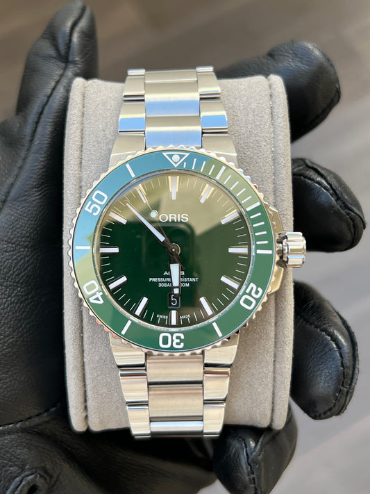 Oris Aquis Date 01 733 7730 4157-07 8 24 05PEB